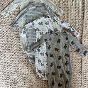 Simple Joys by Carterd Gray and White Kids Sleeper Gowns Set